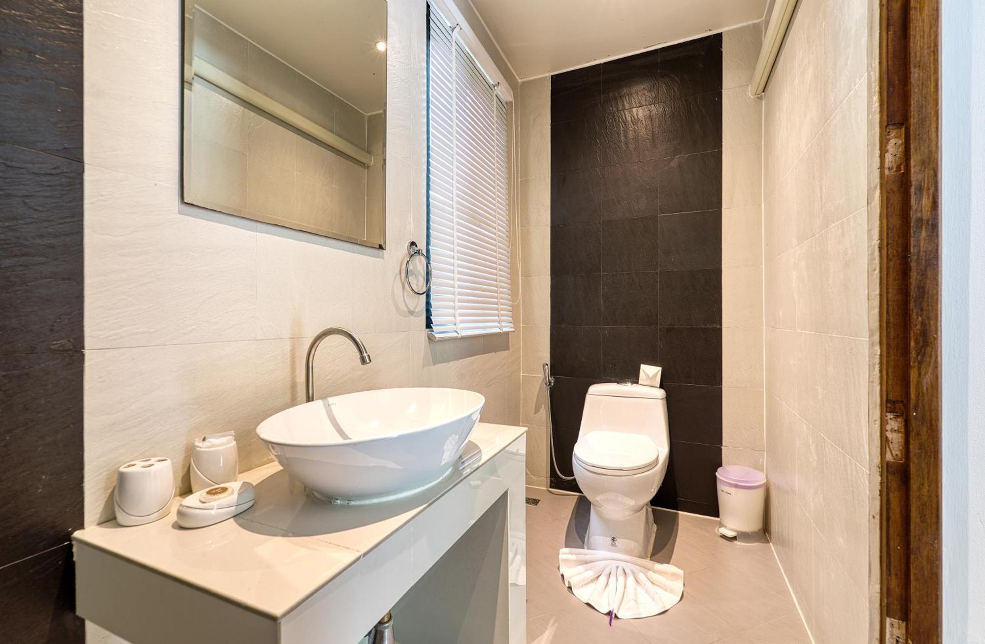 Baan Rawee Villas شاطئ تشاوينغ المظهر الخارجي الصورة